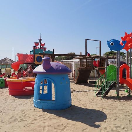 Hotel Commodore Cervia Buitenkant foto