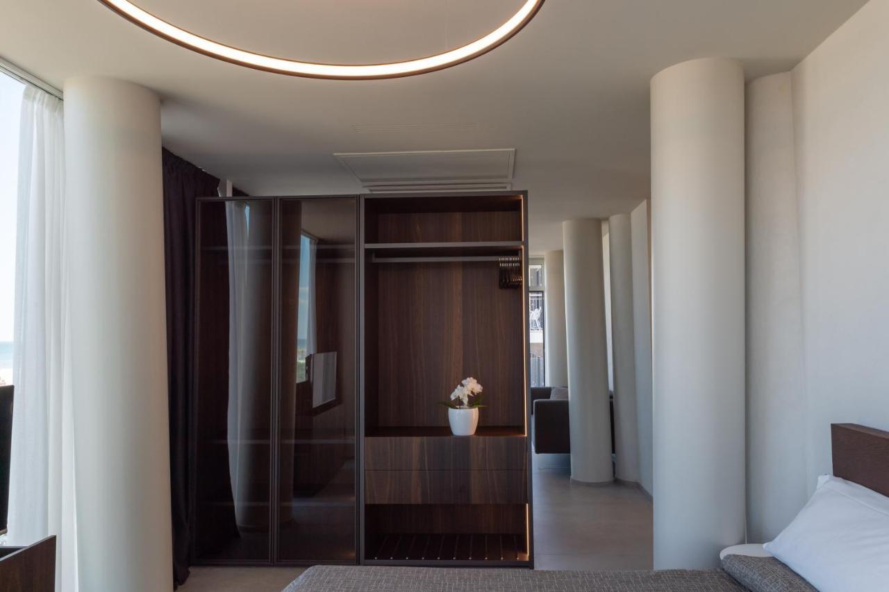 Hotel Commodore Cervia Buitenkant foto