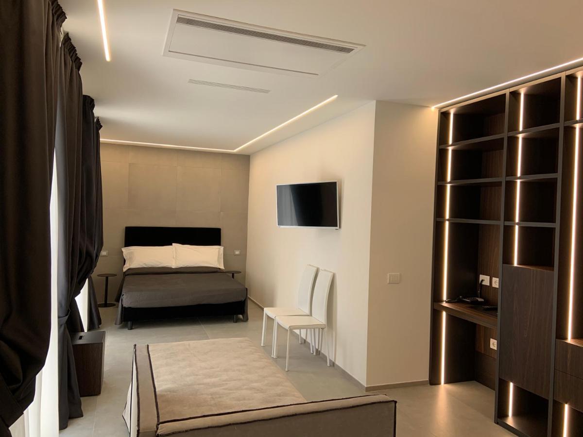 Hotel Commodore Cervia Buitenkant foto