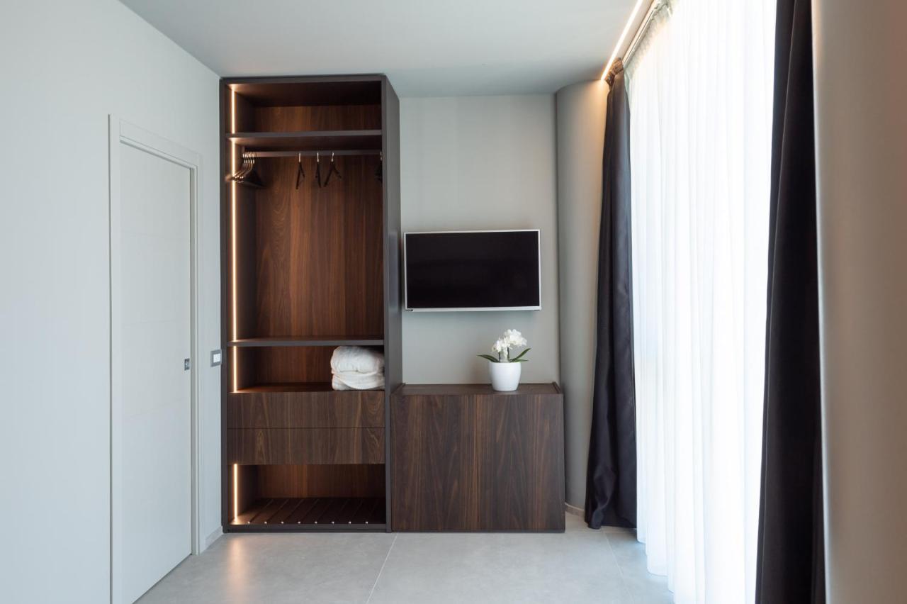 Hotel Commodore Cervia Buitenkant foto