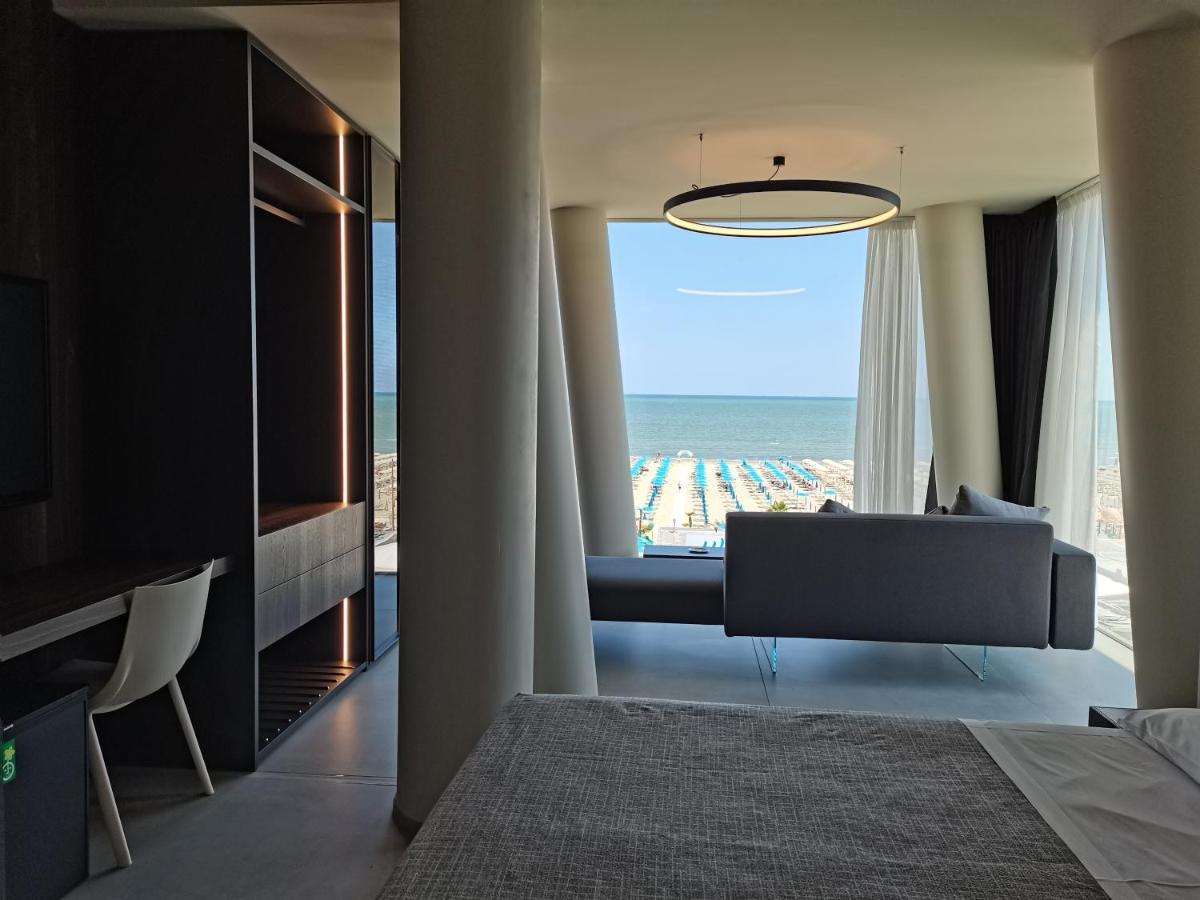 Hotel Commodore Cervia Buitenkant foto