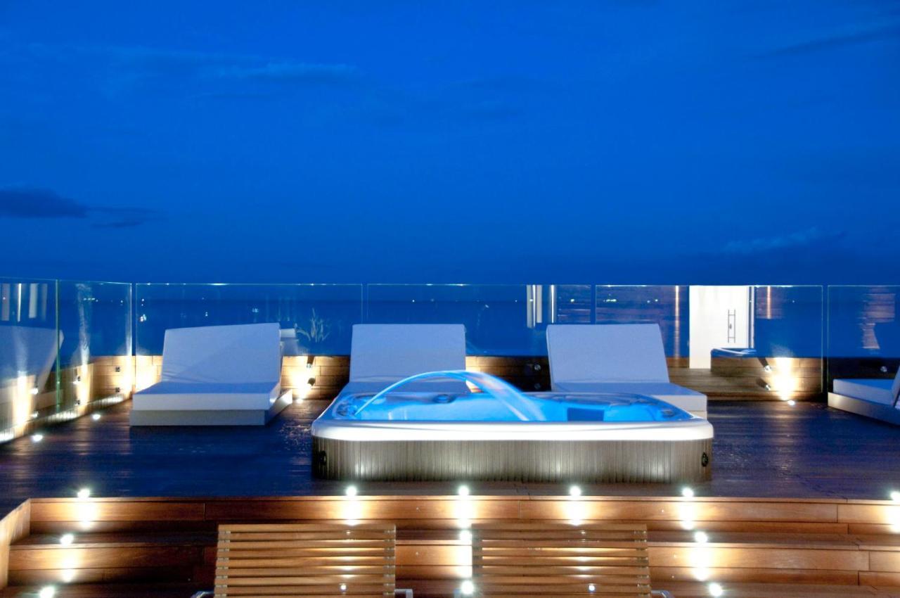 Hotel Commodore Cervia Buitenkant foto
