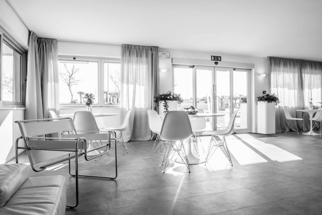 Hotel Commodore Cervia Buitenkant foto