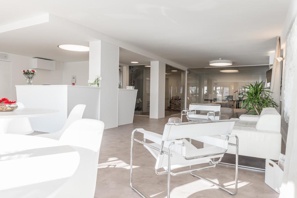 Hotel Commodore Cervia Buitenkant foto