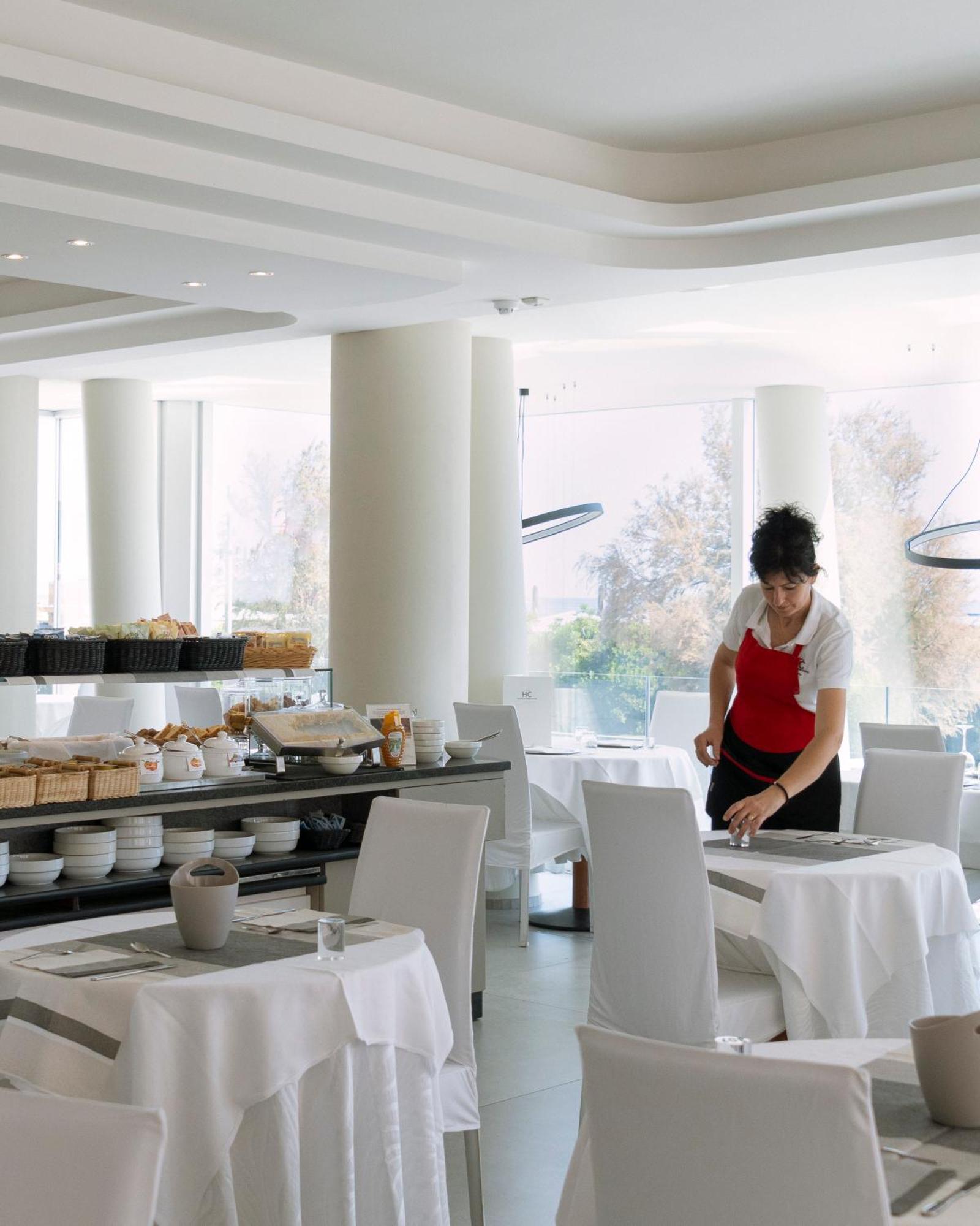 Hotel Commodore Cervia Buitenkant foto