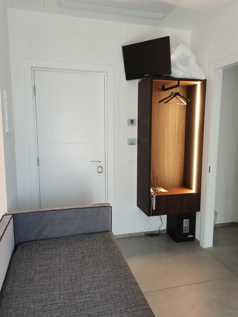Hotel Commodore Cervia Buitenkant foto