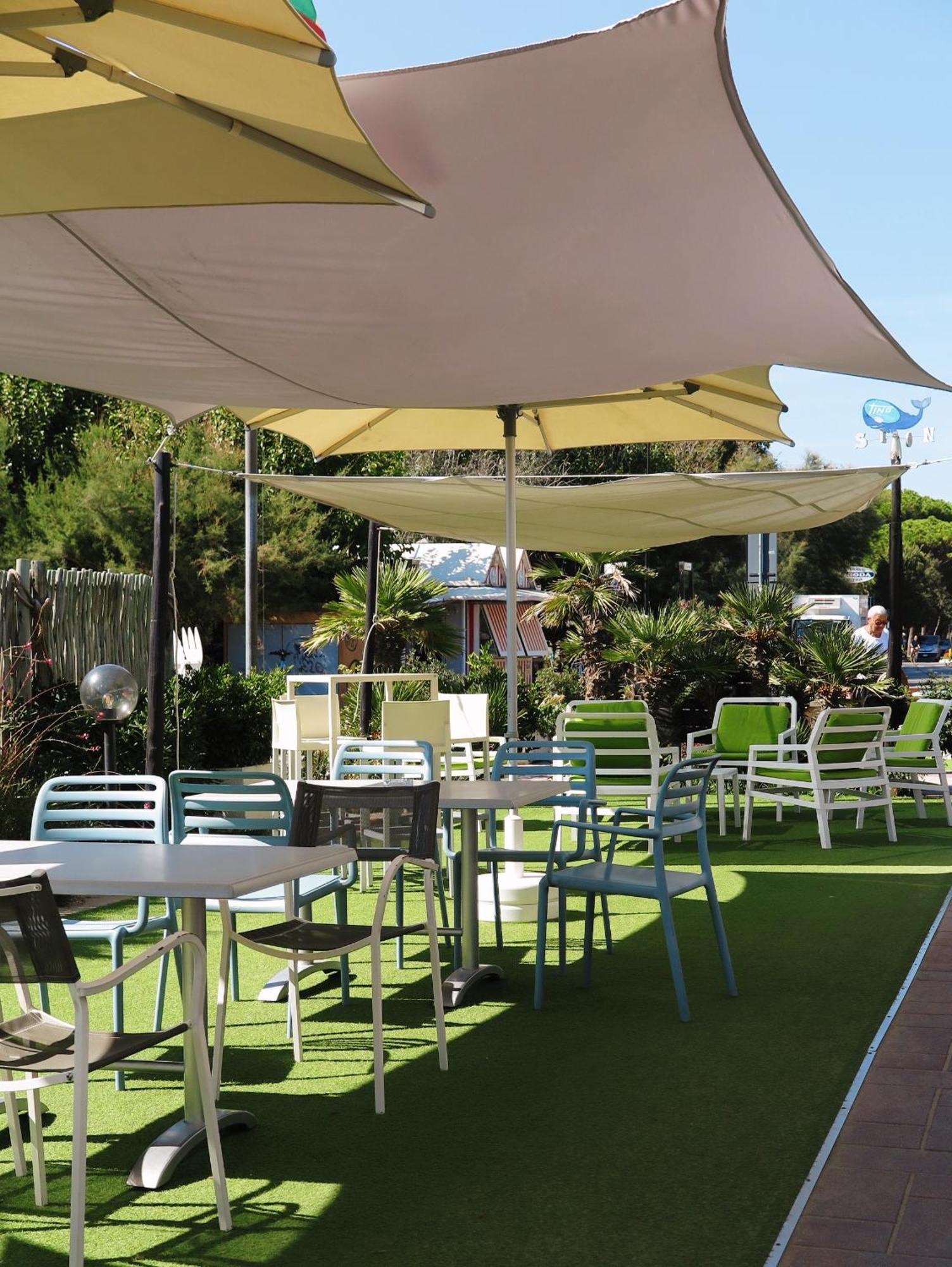 Hotel Commodore Cervia Buitenkant foto