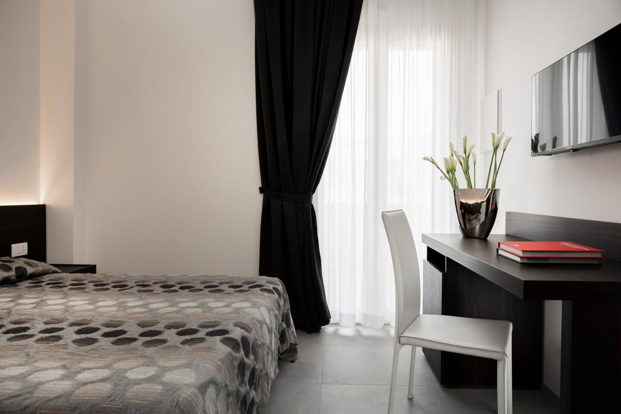 Hotel Commodore Cervia Buitenkant foto